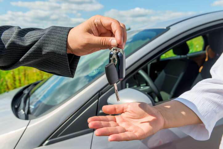Tips for Selling a Used Car Safely | CARFAX Canada